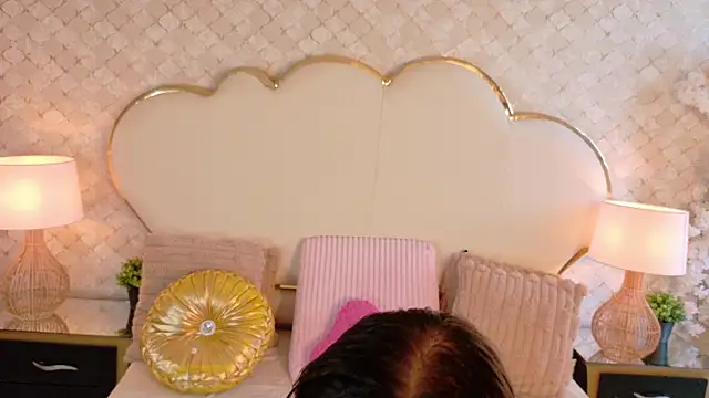 MayraVegas online show from May 27, 2026, 1:51 pm