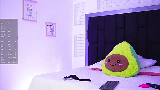 Snapshot of Marianamonroe_ chatting on November 7, 2025, 6:56 pm Marianamonroe online show from November 7, 2025, 6:56 pm