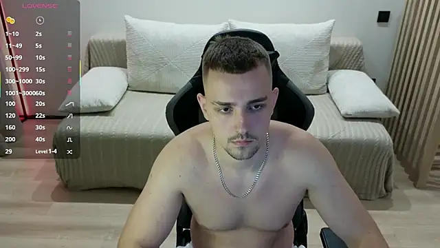 Snapshot of Larstar01 chatting on September 21, 2025, 9:31 pm Larstar01 online show from September 21, 2025, 9:31 pm