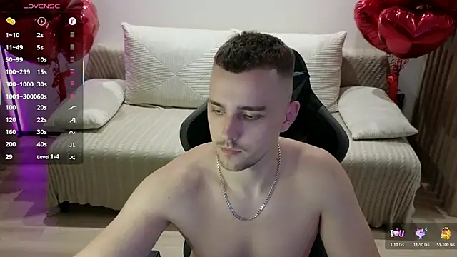 Snapshot of Larstar01 chatting on October 28, 2025, 10:31 pm Larstar01 online show from October 28, 2025, 10:31 pm