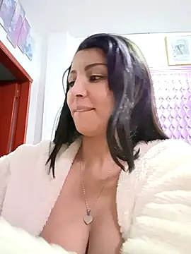 tiffani  love online show from February 4, 2026, 11:16 am