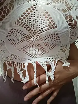 Snapshot of tiffani__love chatting on July 5, 2026, 8:43 am tiffani love online show from July 5, 2026, 8:43 am