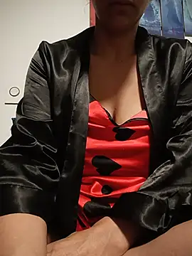 Snapshot of tiffani__love chatting on July 29, 2026, 9:41 am tiffani love online show from July 29, 2026, 9:41 am