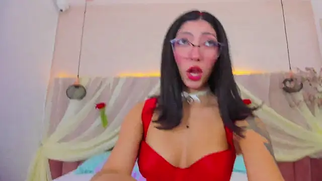 Snapshot of MarianaBranzz chatting on February 14, 2025, 1:40 pm MarianaBranzz online show from February 14, 2025, 1:40 pm