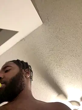 Snapshot of bigdick5157 chatting on January 6, 2026, 2:15 am bigdick5157 online show from January 6, 2026, 2:15 am