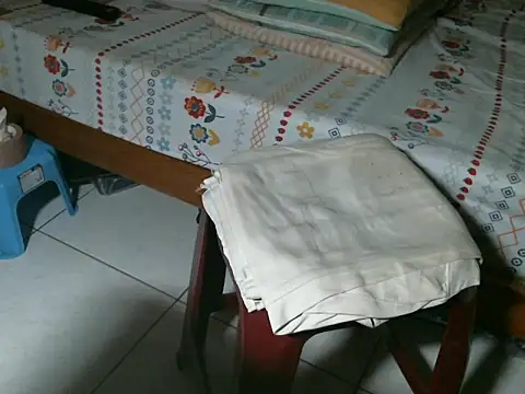 triangle0623 online show from September 19, 2025, 10:52 am