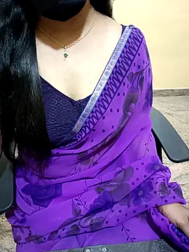 Snapshot of Nithya_05 chatting on November 15, 2025, 6:45 pm Nithya 05 online show from November 15, 2025, 6:45 pm