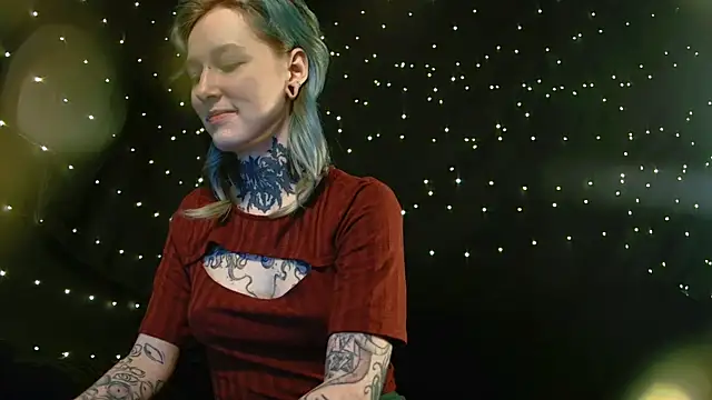 Littlespacemouse online show from December 16, 2025, 6:34 pm