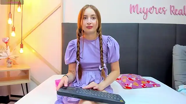 Snapshot of AlissonMartin chatting on March 8, 2025, 11:48 am AlissonMartin online show from March 8, 2025, 11:48 am