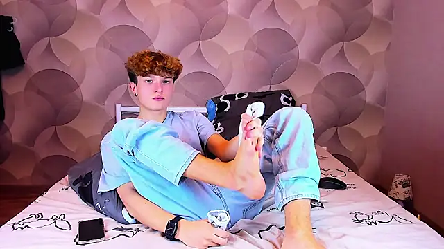 Ian Flor online show from November 24, 2025, 12:49 pm