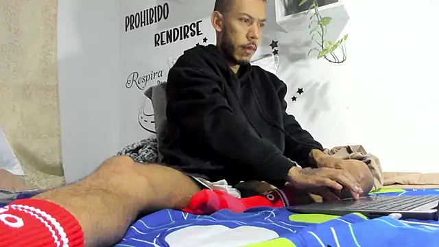 Aronxxs online show from September 30, 2025, 9:37 am