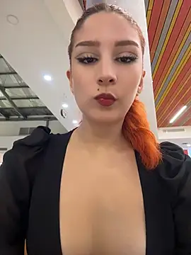 Snapshot of Mon_Cherry chatting on May 31, 2026, 1:44 am Mon Cherry online show from May 31, 2026, 1:44 am