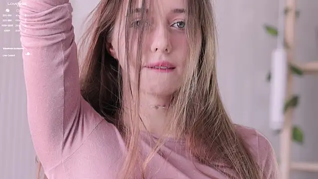  Pretty Doll  online show from March 15, 2026, 10:33 am