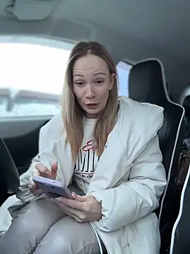 LavenderHot online show from December 21, 2025, 2:57 am