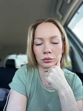 LavenderHot online show from May 25, 2026, 2:22 am