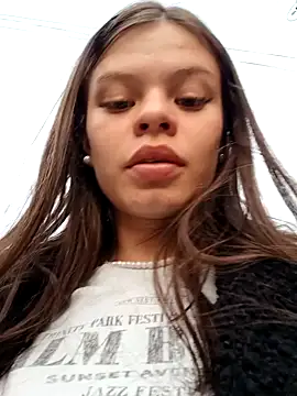 Snapshot of Violeta_12- chatting on March 20, 2025, 5:25 pm Violeta 12- online show from March 20, 2025, 5:25 pm