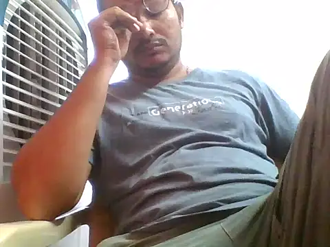 naughtymike0007 online show from October 15, 2025, 2:43 am