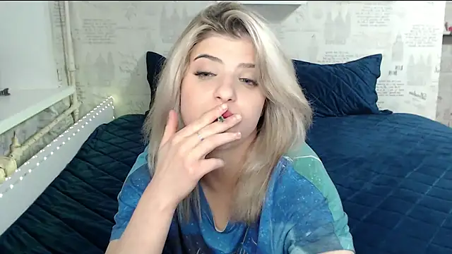 AleksandraFlores online show from April 2, 2026, 2:30 am