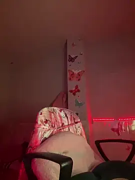 Snapshot of CieloTaylor chatting on February 24, 2025, 4:27 am CieloTaylor online show from February 24, 2025, 4:27 am