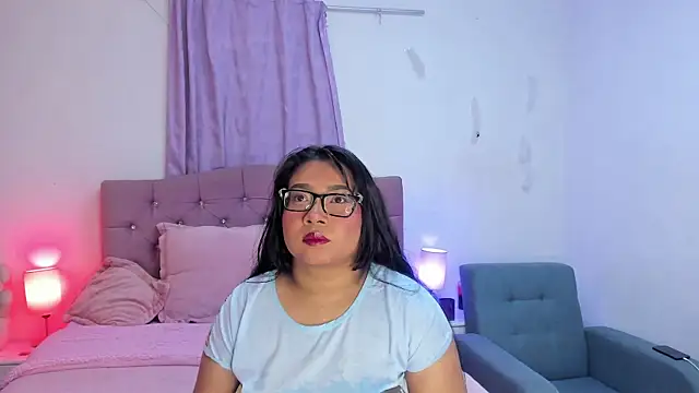 Latinabombsheell online show from January 10, 2026, 11:38 am