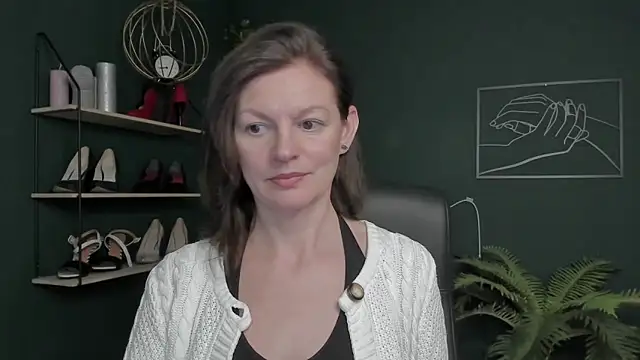 VivianWILD online show from November 11, 2025, 12:22 pm