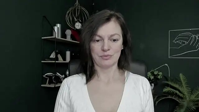 VivianWILD online show from March 31, 2026, 5:53 am