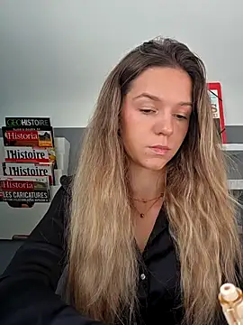 Snapshot of lucie_mehott chatting on October 6, 2025, 8:26 am lucie mehott online show from October 6, 2025, 8:26 am