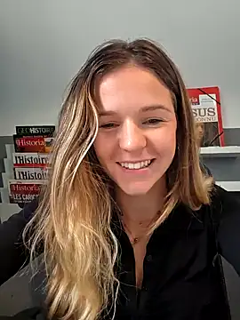 Snapshot of lucie_mehott chatting on October 3, 2025, 8:05 am lucie mehott online show from October 3, 2025, 8:05 am