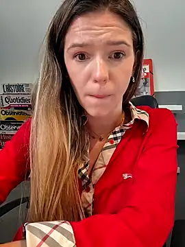 Snapshot of lucie_mehott chatting on October 21, 2025, 9:09 am lucie mehott online show from October 21, 2025, 9:09 am