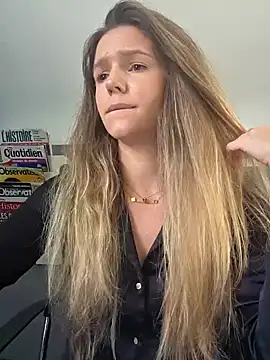 Snapshot of lucie_mehott chatting on October 24, 2025, 12:59 pm lucie mehott online show from October 24, 2025, 12:59 pm