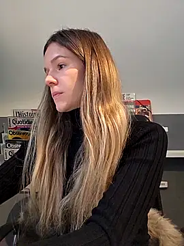 Snapshot of lucie_mehott chatting on December 2, 2025, 8:27 am lucie mehott online show from December 2, 2025, 8:27 am