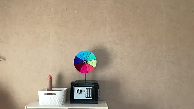 Snapshot of lucie_mehott chatting on November 17, 2025, 9:02 am lucie mehott online show from November 17, 2025, 9:02 am