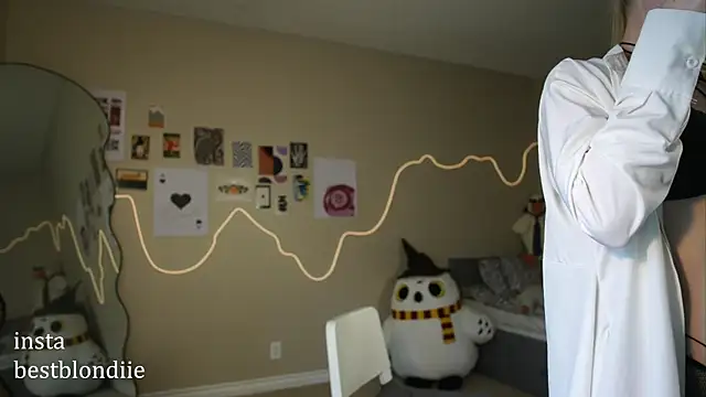 Snapshot of bestblonde chatting on March 22, 2025, 7:53 pm bestblonde online show from March 22, 2025, 7:53 pm