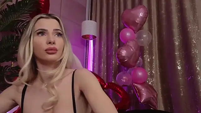 Snapshot of Elliblue chatting on March 11, 2025, 12:22 am Elliblue online show from March 11, 2025, 12:22 am