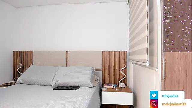 MalejaDiaz  online show from September 30, 2025, 4:13 pm