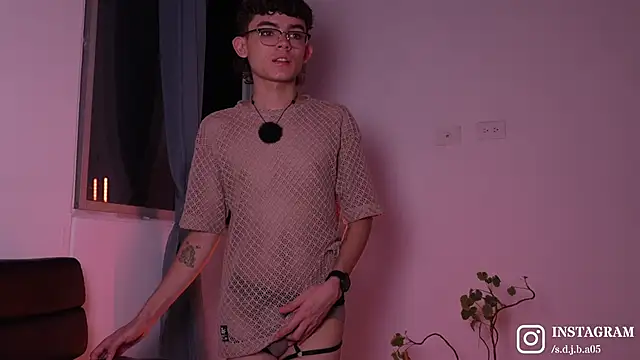 Angelo 018 online show from February 12, 2026, 11:48 pm