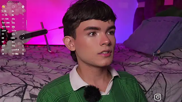 Angelo 018 online show from October 19, 2025, 5:32 am