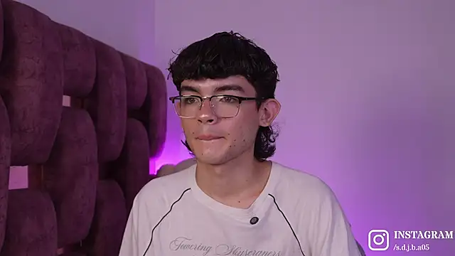 Angelo 018 online show from March 29, 2026, 1:29 am