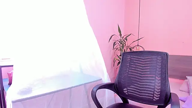 Snapshot of Alana_Suares1 chatting on September 9, 2025, 8:18 pm Alana Suares1 online show from September 9, 2025, 8:18 pm