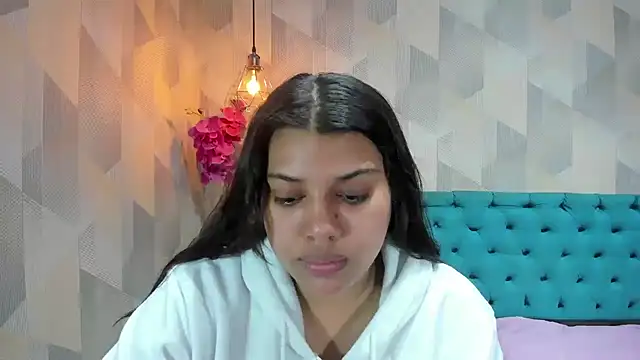 Snapshot of LindaBreeS chatting on June 14, 2026, 3:24 pm LindaBreeS online show from June 14, 2026, 3:24 pm