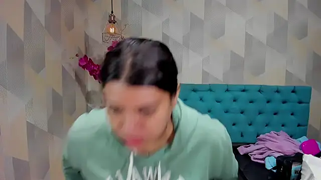 LindaBreeS online show from October 26, 2025, 12:38 pm