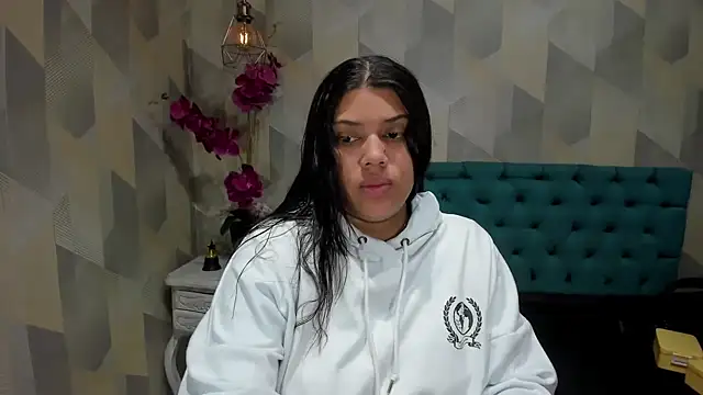 LindaBreeS online show from October 25, 2025, 1:34 pm