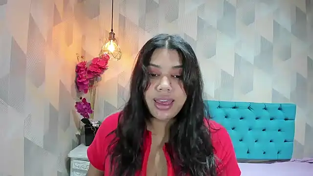 Snapshot of LindaBreeS chatting on May 23, 2026, 1:32 pm LindaBreeS online show from May 23, 2026, 1:32 pm