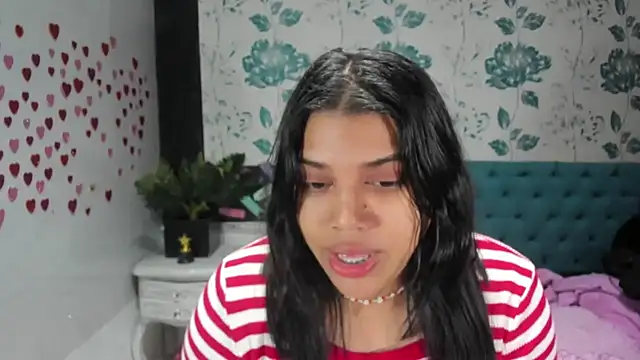 LindaBreeS online show from March 18, 2025, 7:44 pm