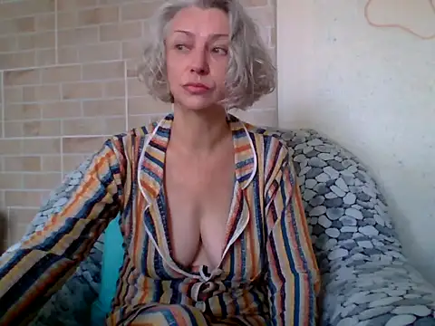 Snapshot of Lorie_Carrie chatting on July 11, 2026, 8:36 am Lorie Carrie online show from July 11, 2026, 8:36 am