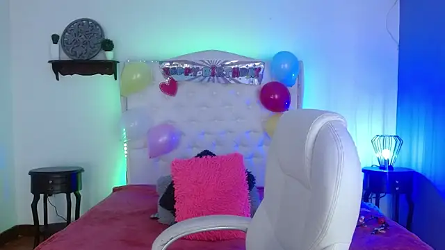 Snapshot of elena_detroya chatting on January 21, 2025, 12:18 pm elena detroya online show from January 21, 2025, 12:18 pm