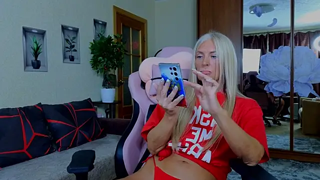 Snapshot of amelia_blondy chatting on September 13, 2025, 9:53 am amelia blondy online show from September 13, 2025, 9:53 am