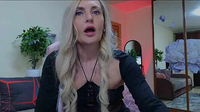 Snapshot of amelia_blondy chatting on March 8, 2025, 9:28 am amelia blondy online show from March 8, 2025, 9:28 am