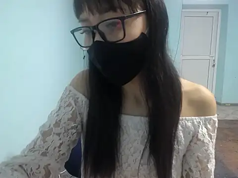 Snapshot of elllaaxx chatting on February 9, 2026, 3:37 am elllaaxx online show from February 9, 2026, 3:37 am