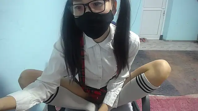 Snapshot of elllaaxx chatting on February 19, 2026, 3:47 am elllaaxx online show from February 19, 2026, 3:47 am